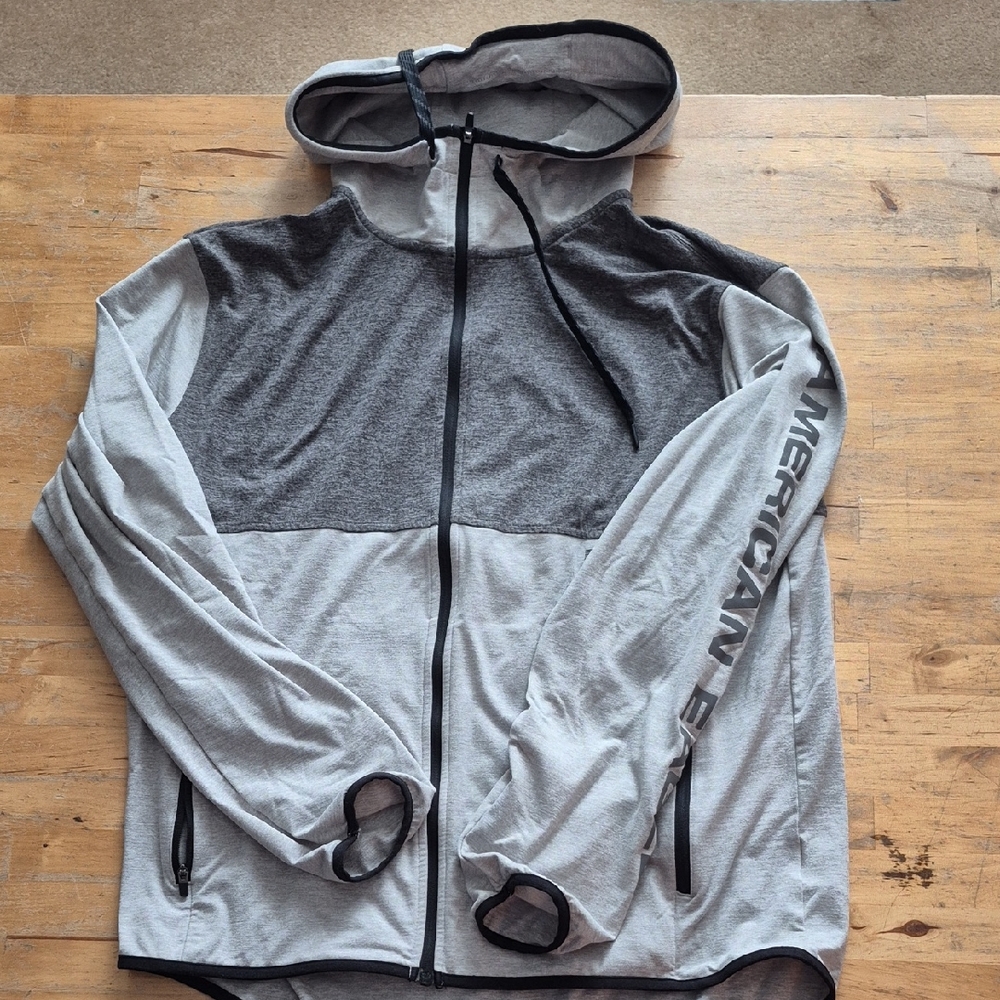 American Eagle Outfitters Men's Two-Tone Gray Windbreaker